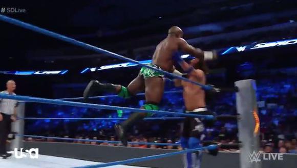 WWE: Apollo Crews y su impresionante ofensiva ante AJ Styles
