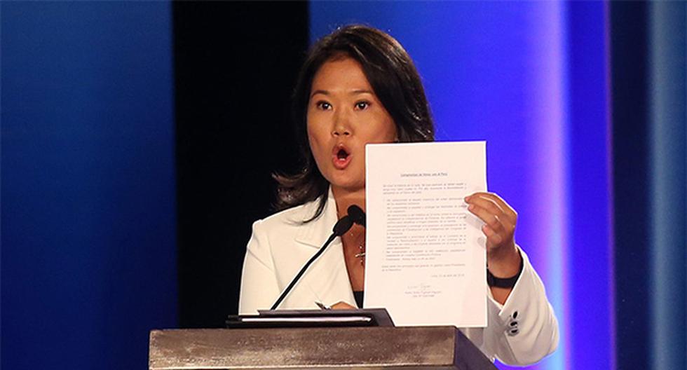 Keiko Fujimori firmó su compromiso por la democracia en su mensaje final en el Debate Presidencial, organizado por el JNE. (Foto: EFE)