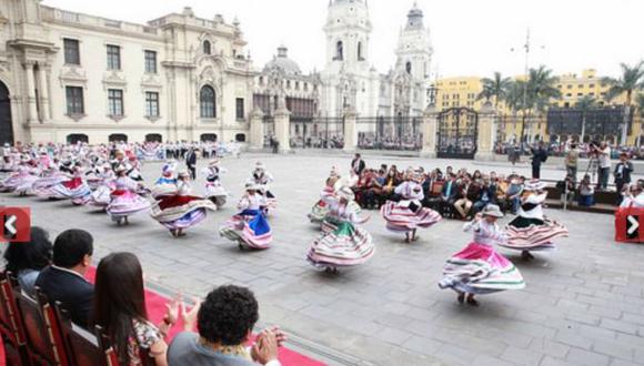 Más de 40 arequipeños bailaron el Wititi en Palacio de Gobierno