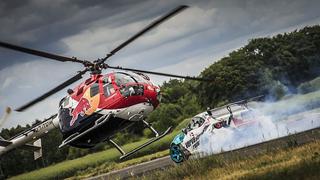 Felix Baumgartner hace "drifting" con un helicóptero