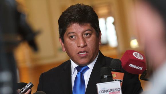 Josué Gutiérrez, defensor del Pueblo, respondió por sus comunicaciones telefónicas con investigados. (Foto: Andina)