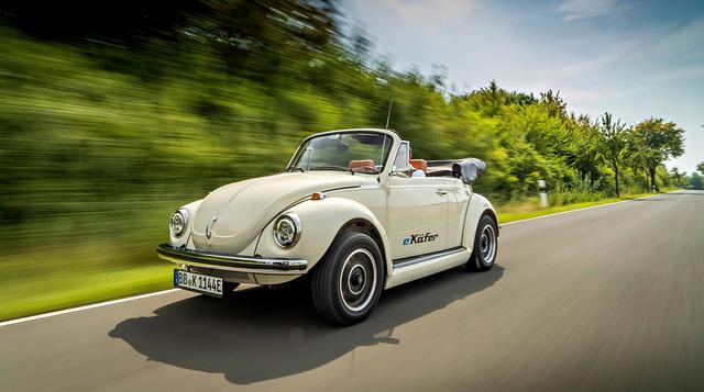 Luego de una hora de carga, la versión eléctrica y descapotable del Volkswagen Beetle ofrecerá 150 km de autonomía. (Fotos: Volkswagen).