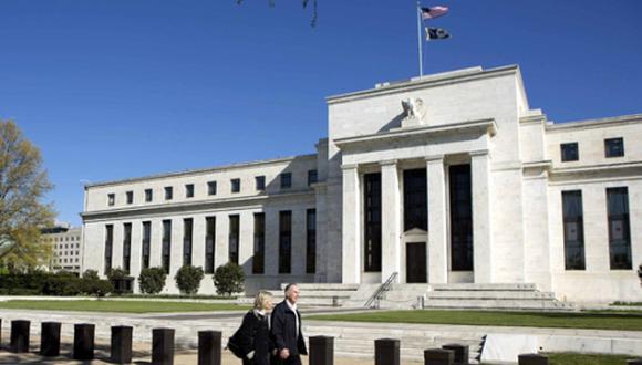 La Fed dijo en su comunicado que el Comité Federal de Mercado abierto seguirá evaluando los datos económicos que se conozcan durante las próximas semanas y los efectos que está teniendo la política monetaria sobre ellos.