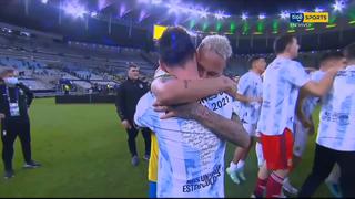 El emotivo abrazo de Messi y Neymar tras finalizar la Copa América 2021 | VIDEO