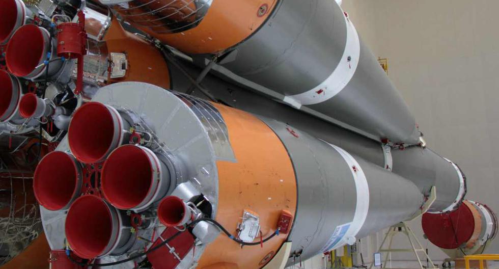 Ensamblaje de un cohete ruso. (Foto: Roscosmos/Facebook)