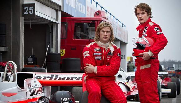 En la estupenda película “Rush” ( 2013 ), Chris Hemsworth (sentado) encarnó al temperamental piloto británico James Hunt, y Daniel Brühl interpretó al estratégico Niki Lauda.