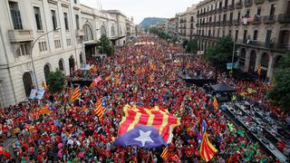 Independentistas catalanes vuelven a la calle antes de negociar con Madrid