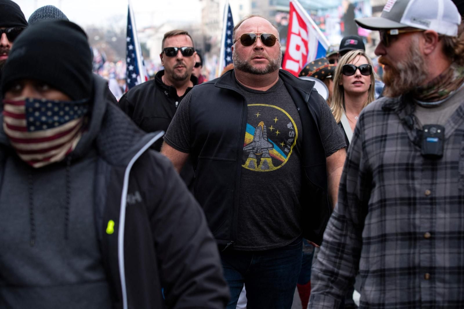 Jones has been associated with the most radical groups of the American extreme right. 