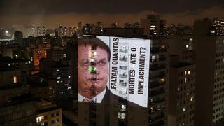 En medio de cacerolazos para exigir su renuncia, Bolsonaro anuncia nuevo atraso para la vacunación en Brasil