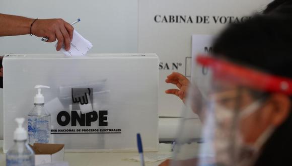 Este domingo 4 de diciembre se realizaron las elecciones de segunda vuelta en aquellas regiones en las que ningún candidato llegó al 30% | Foto: El Comercio / Referencial