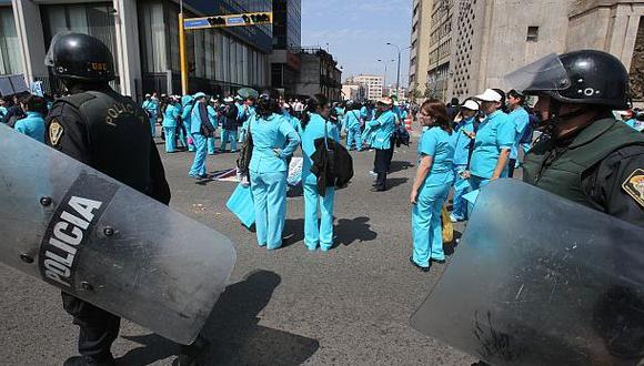 Enfermeras del Minsa acatarán mañana un paro de 24 horas