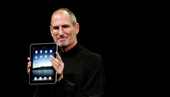Un 27 de enero del 2010, Steve Jobs, presidente de Apple, presenta el iPad, un nuevo ordenador tipo tableta. (Ryan Anson / AFP).
