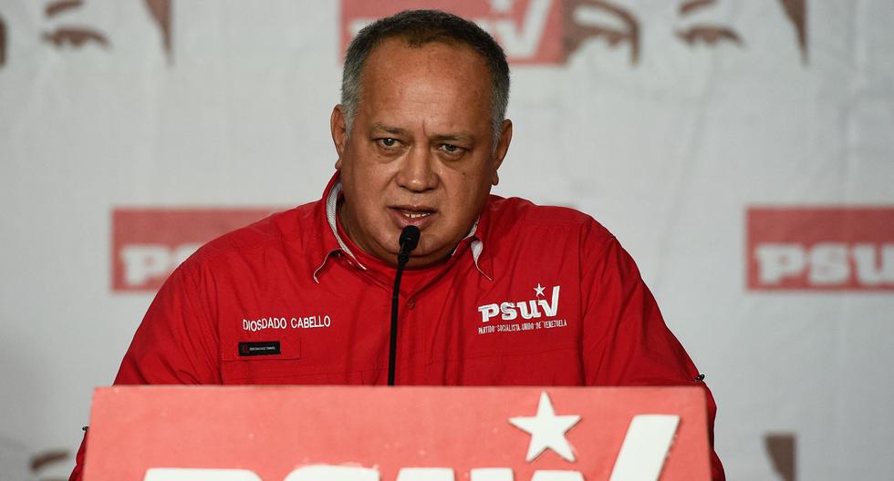 Según Diosdado Cabello, el tío de Juan Guaidó también trasladaba explosivos en varias “cápsulas de recarga de perfume”, así como una memoria en la que se detalla, en inglés, un plan con “unas operaciones que iban a hacer contra Venezuela”. (AFP)