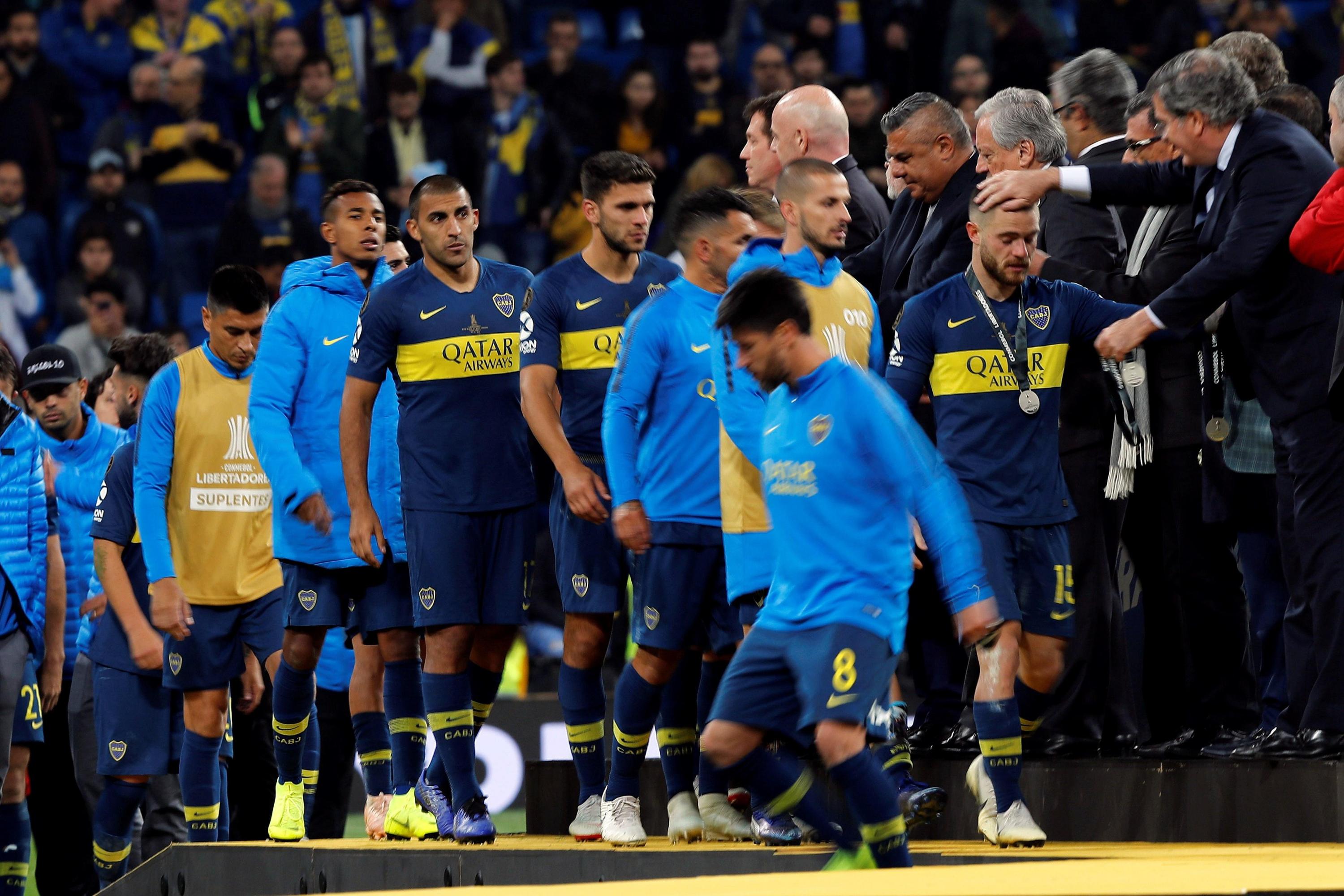 Jugadores e hinchas sufrieron en el Santiago Bernabéu tras caer en la final ante River Plate | Foto: EFE