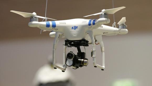 Pilotos británicos piden normas más estrictas para los drones