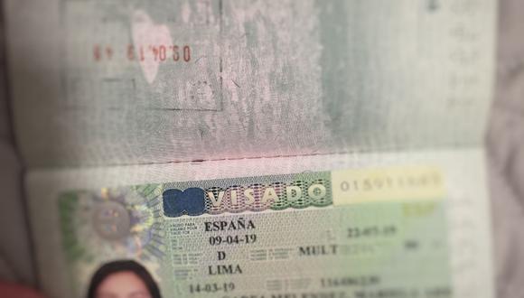 El visado de estudiante es la autorización de residencia que permite a los ciudadanos extracomunitarios permanecer en España mientras cursan estudios en centros educativos públicos o privados, realizan investigaciones en el país o participan en algún tipo de formación.