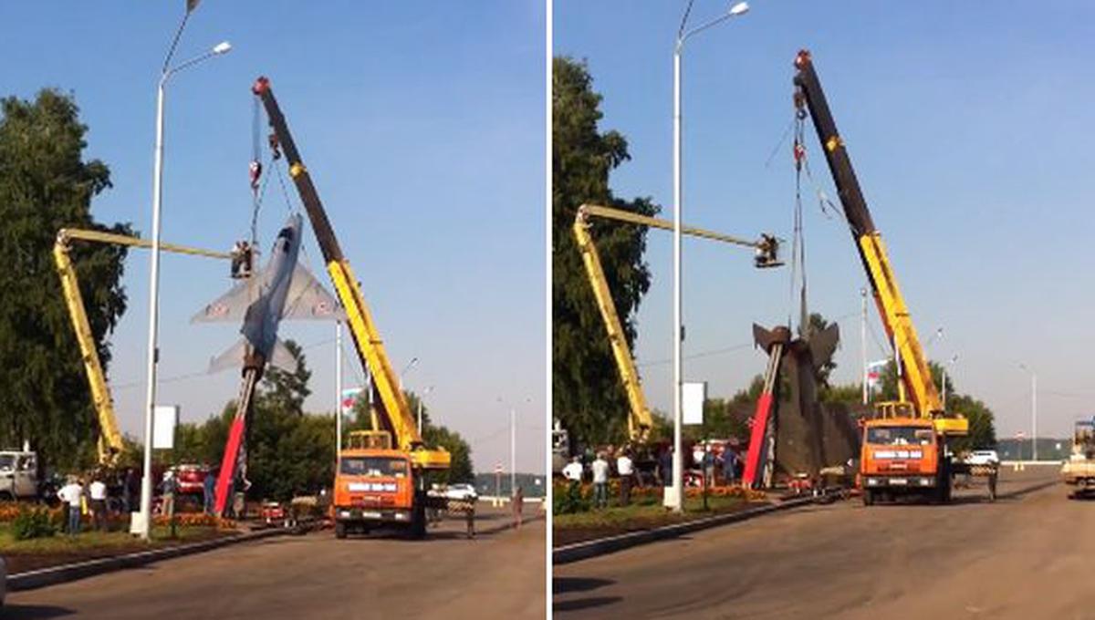 Aparatosa caída de avión al intentar trasladarlo [VIDEO]