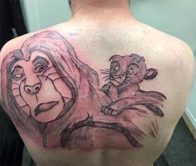 Todas las fotografías de estos tatuajes mal hechos se hicieron viral en redes sociales, específicamente en Facebook. (Foto: Mundo Oscuro)
