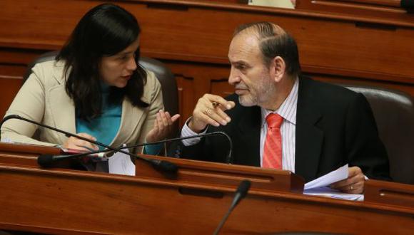 Yehude Simon ofrece su partido político a Verónika Mendoza