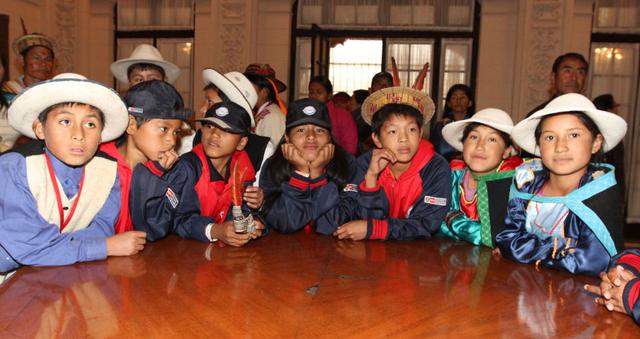 Niños de comunidades andinas y amazónicas visitaron Palacio - 1