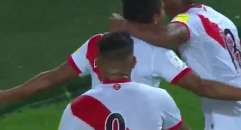 Edison Flores se encargó de revertir el marcador del Perú vs Uruguay por Eliminatorias. (Foto: Captura)
