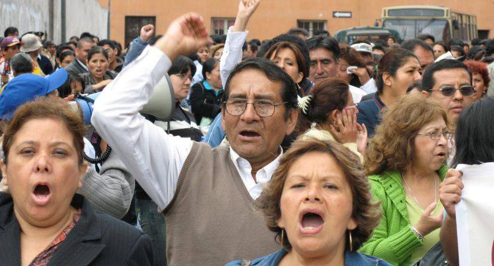 El congresista Juan José Díaz Dios culpó al Gobierno de no fiscalizar el cumplimiento de los derechos laborales. (Foto: USI)