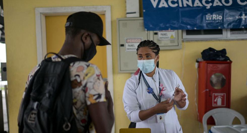 Coronavirus en Brasil | Últimas noticias | Último minuto: reporte de infectados y muertos por COVID-19 hoy, lunes 01 noviembre del 2021. (Foto: MAURO PIMENTEL / AFP).