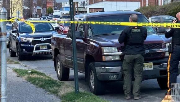 La policía cree que el sospechoso tiene rehenes en Trenton, Nueva Jersey, después de matar a tres personas en múltiples tiroteos. (Foto: X)