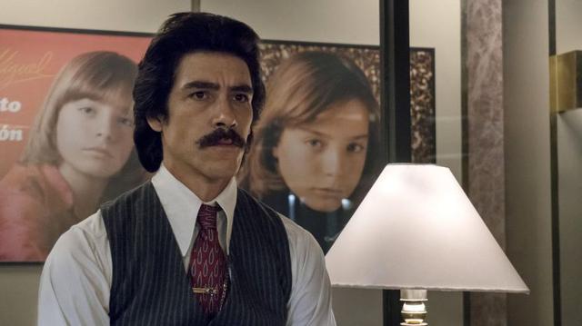 Óscar Jaenada como Luisito Rey, padre de Luis Miguel. (Foto: Netflix / Difusión / GDA)