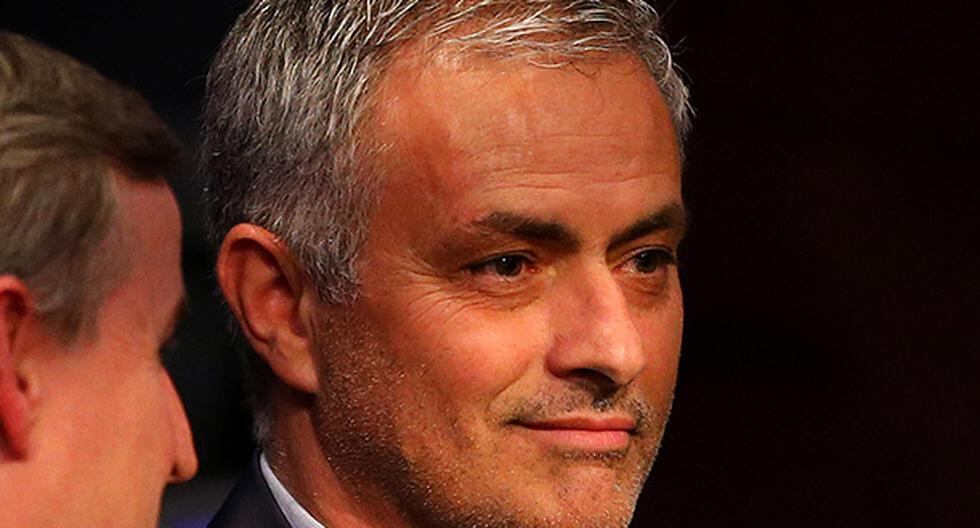 José Mourinho y su cara al saber que poderosos clubes, como el PSG, lo pretenden. (Foto: Getty Images)