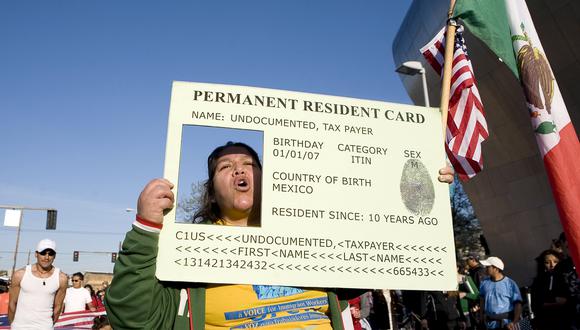 Estados Unidos: gobierno de Donald Trump negará 'green card' a migrantes legales con bajos ingresos. (AFP).