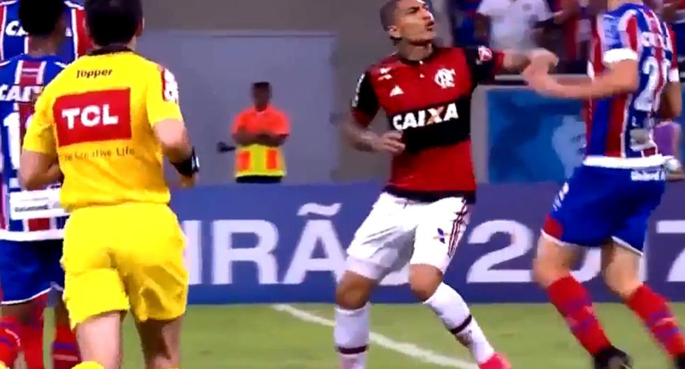 Paolo Guerrero reaccionó de manera violenta tras la falta recibida en el Flamengo vs Bahía. (Foto: Captura)