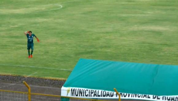 Un rayo cayó cerca al portero de Deportivo Garcilaso en la Copa Perú. (Foto: Captura)