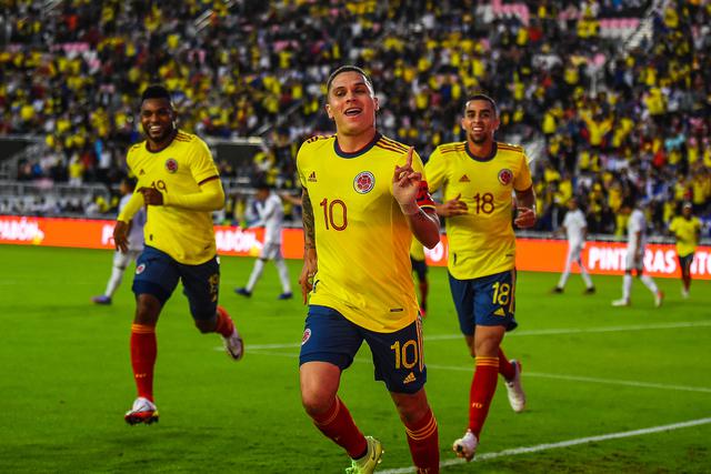 Colombia se llevó el triunfo 2-1 ante Honduras en el Lockhart Stadium de Florida | Foto: AFP