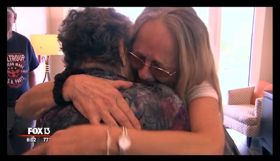 Genevieve Purinton logró reunirse con su hija luego de 69 años. (Captura YouTube)
