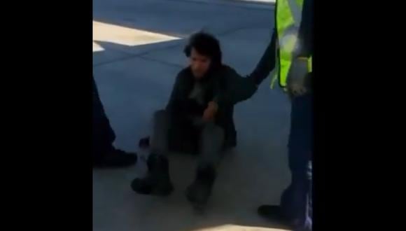 Este no es el primer caso de un polizón que llega a la terminal de Miami. (Foto: Captura de video)