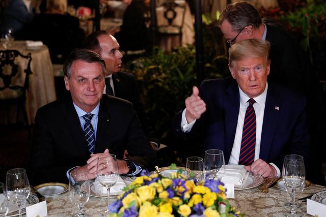 Apodado el "Trump del Trópico", el presidente ultraderechista brasileño arribó el sábado al sur de Florida y tiene previsto visitar el domingo el Comando Sur estadounidense. (Reuters).