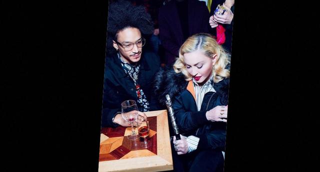 Madonna y su novio, el  bailarín Ahlamalik William.