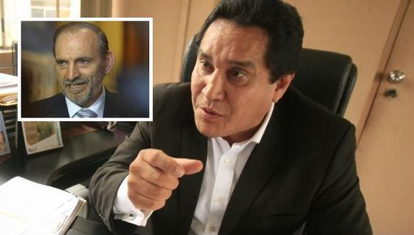 Carlos Burgos denunció a congresista Yehude Simon por 4 delitos
