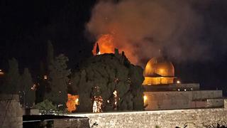 Se desata un incendio en el recinto de la Explanada de las Mezquitas en Jerusalén