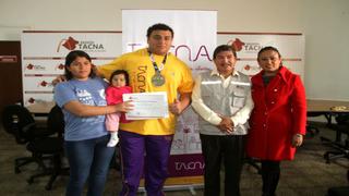 Joven logra título panamericano de levantamiento de potencia