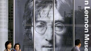 Subastan icónicas gafas redondas de John Lennon en 183 mil dólares 