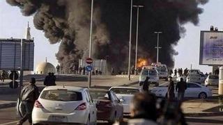 Libia solicita ayuda por inmenso incendio generado por un misil