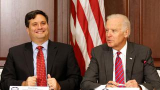 Ron Klain: el hombre de confianza de Biden que vuelve a la Casa Blanca