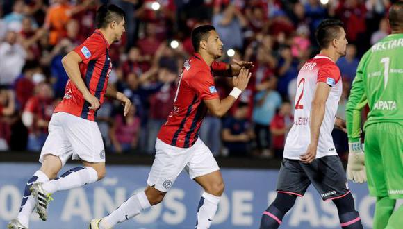 Cerro Porte&ntilde;o derrot&oacute; a Independiente Santa Fe y pas&oacute; a cuartos de final de la Copa Sudamericana. (Foto: AFP).