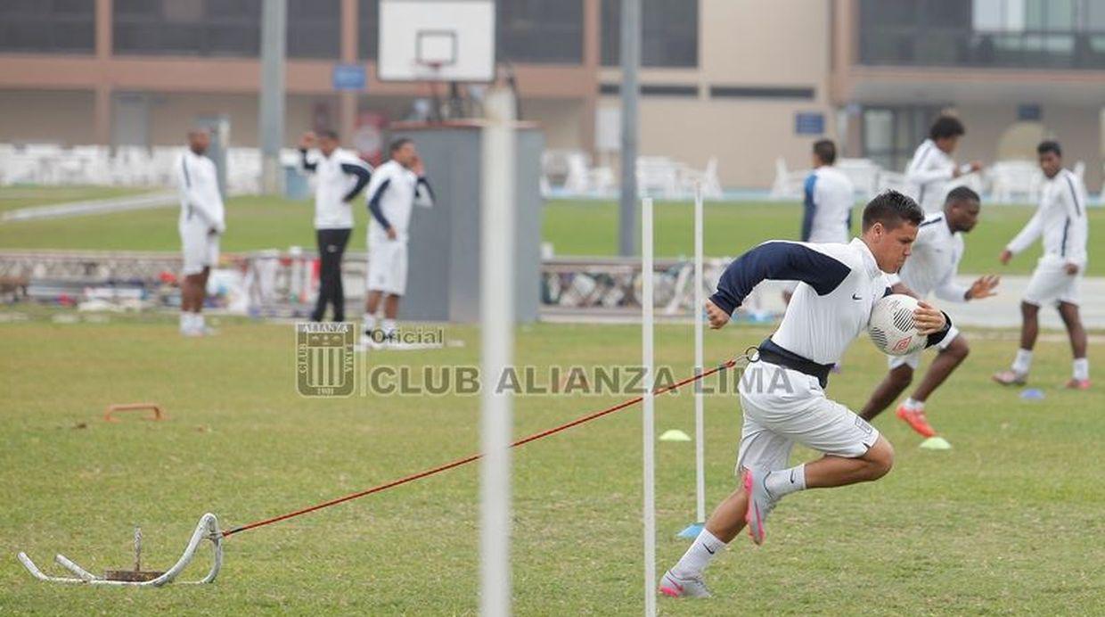 Reimond Manco se pone a punto para debutar con Alianza Lima - 9