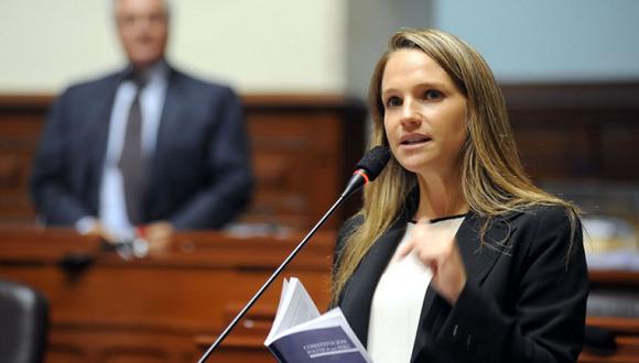 Los delitos que la Fiscalía atribuye a Luciana León son tráfico de influencias agravado, organización criminal, entre otros. (Foto: Andina)