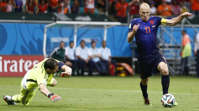 Robben y la jugada en la que dejó en ridículo a Iker Casillas - 4