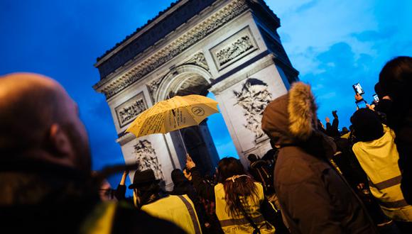 París mantiene festejos de Fin de Año pese a manifestaciones de "chalecos amarillos". Foto: AP