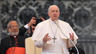 Francisco reza por todos los afectados en incendio de Notre Dame, símbolo de unidad
